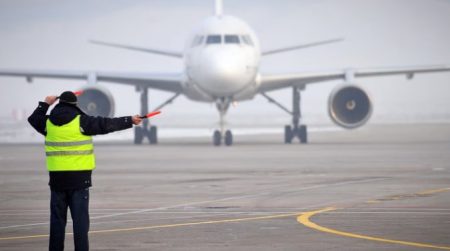 Controladores aéreos levantaron el paro del jueves, pero ratificaron el del sábado
