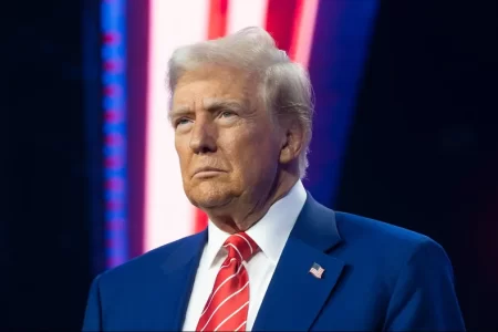 Donald Trump a India con imponer aranceles más caros por la compra de petróleo a Rusia