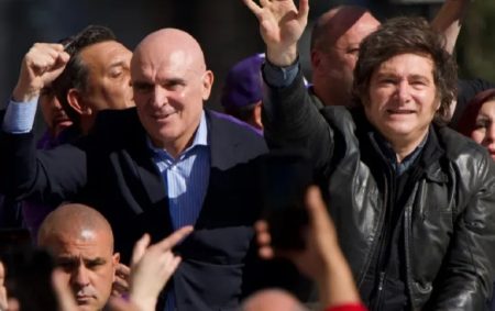 El Ministerio de Seguridad denunció penalmente el ataque a la caravana de Javier Milei