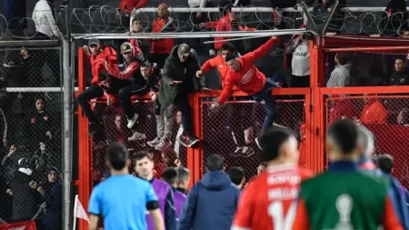 incidentes hinchas Independiente y U. de Chile