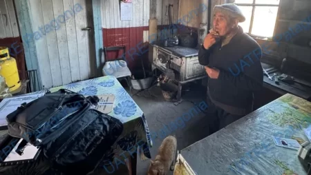 Encuentran a un peón rural en condiciones inhumanas en un campo de Santa Cruz