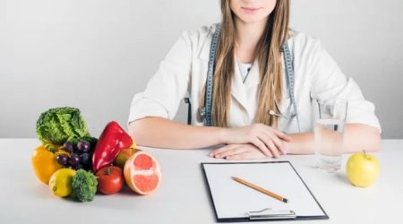 Experto en longevidad reveló cómo debe estar compuesto el 50% de tu comida para beneficiar la salud