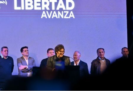 La Libertad Avanza refuerza campaña en Buenos Aires pese a escándalo