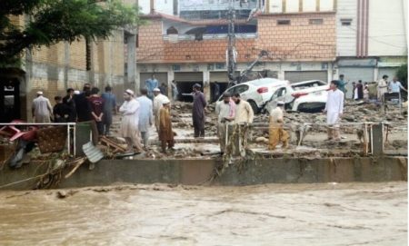 Más de 300 muertos por las inundaciones en Pakistán