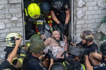 muertos en Járkov por ataques rusos a horas de la reunión entre Zelenski y Trump