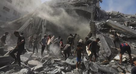 500.000 palestinos ya han huido de la ciudad mientras los bombardeos dejan medio centenar muertos