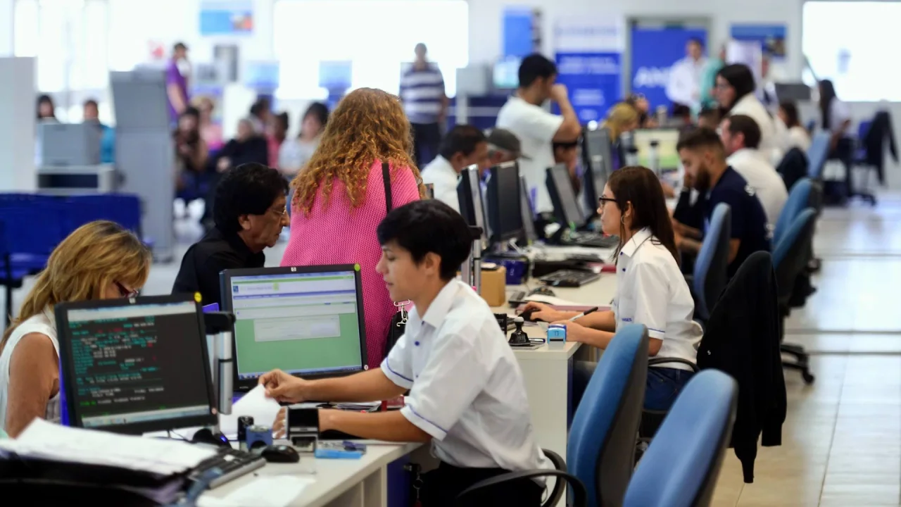 Chubut entre las provincias con más empleados públicos del país