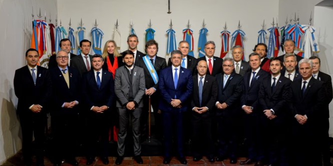 Javier Milei busca acercar posiciones con los gobernadores, pero mantiene la idea de vetar la ley de ATN