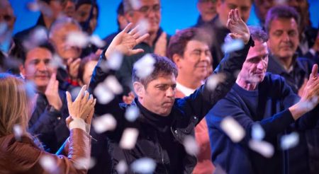 Kicillof celebró el triunfo y exigió una reunión con Milei