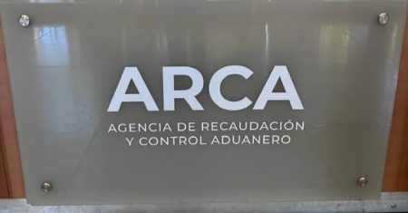 La recaudación tributaria alcanzó $15.359.108 millones en agosto y marcó una variación interanual del 30%