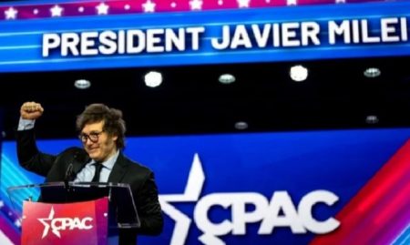 Luego de la cadena nacional, Javier Milei viaja a Paraguay para reunirse con Santiago Peña y dirigentes de ultraderecha