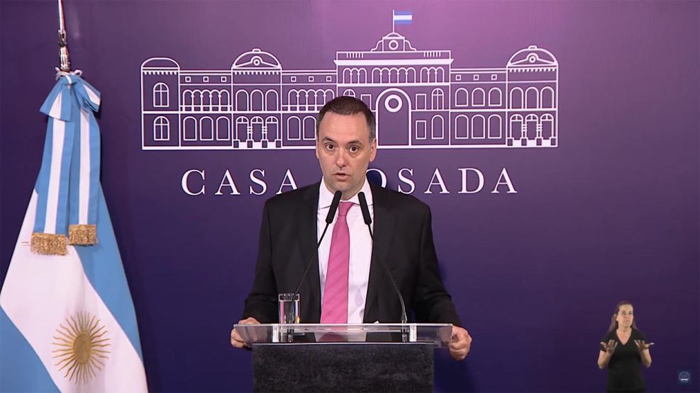 Adorni cargó contra la oposición tras la marcha universitaria