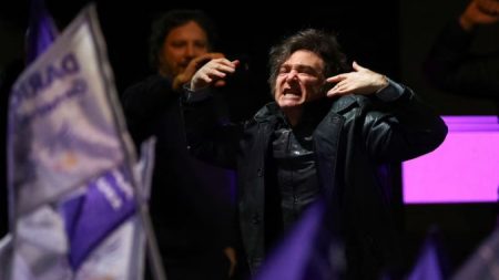 Milei pone a prueba su gestión en las urnas con el fantasma de la abstención y en el peor momento del Gobierno