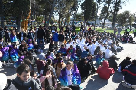 Provincia acompañó a estudiantes de Rawson en la jornada de reflexión sobre la convivencia escolar “Un recreo de película” en Chubut