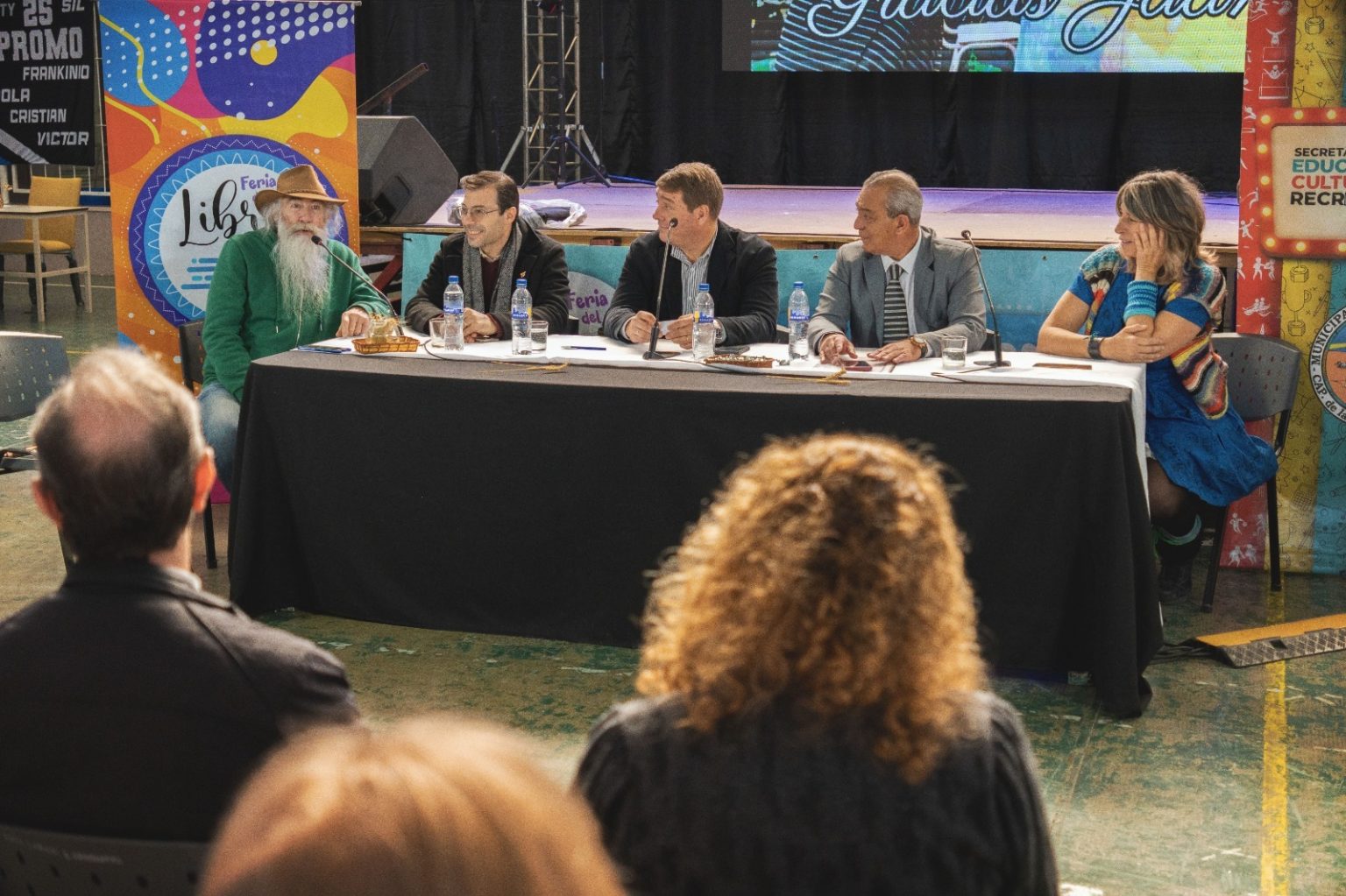 Con actividades literarias, culturales y educativas inició la 3° Feria Municipal del Libro en Rawson