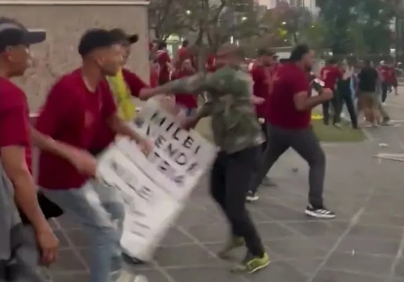 Incidentes entre libertarios e izquierda en acto de Milei en Córdoba