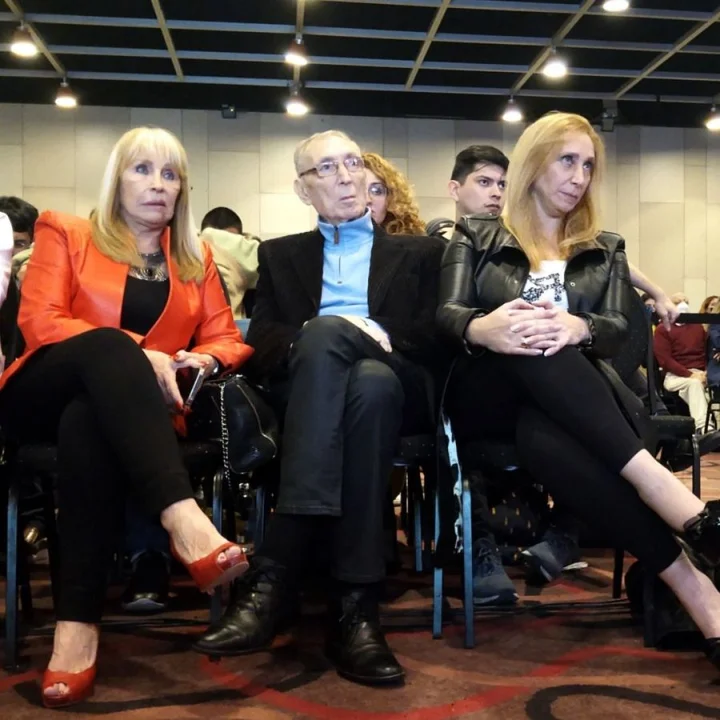 La madre de Javier Milei fue a votar con la licencia de conducir y tuvo que volver a su casa