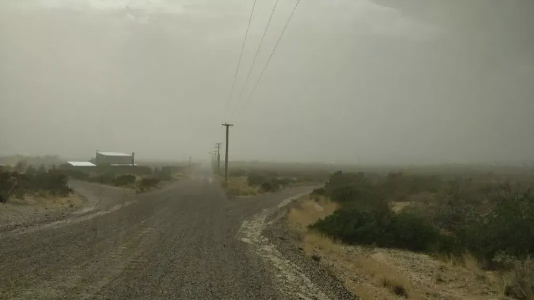Fuertes ráfagas y leve ascenso térmico marcarán el sábado en Chubut