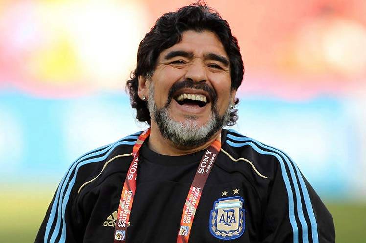 Diego Maradona cumpliría 65 años: así fue su último festejo en una soledad casi absoluta
