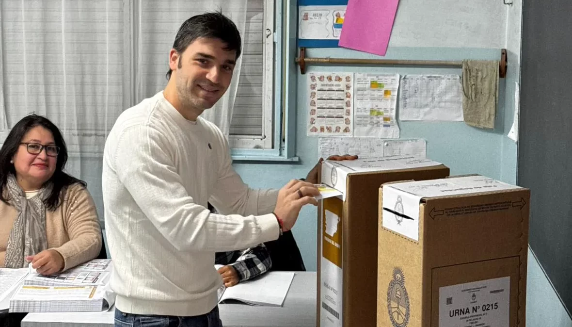 Nacho Torres votó y aseguró: “Es un día histórico para Chubut” en jornada de plebiscito