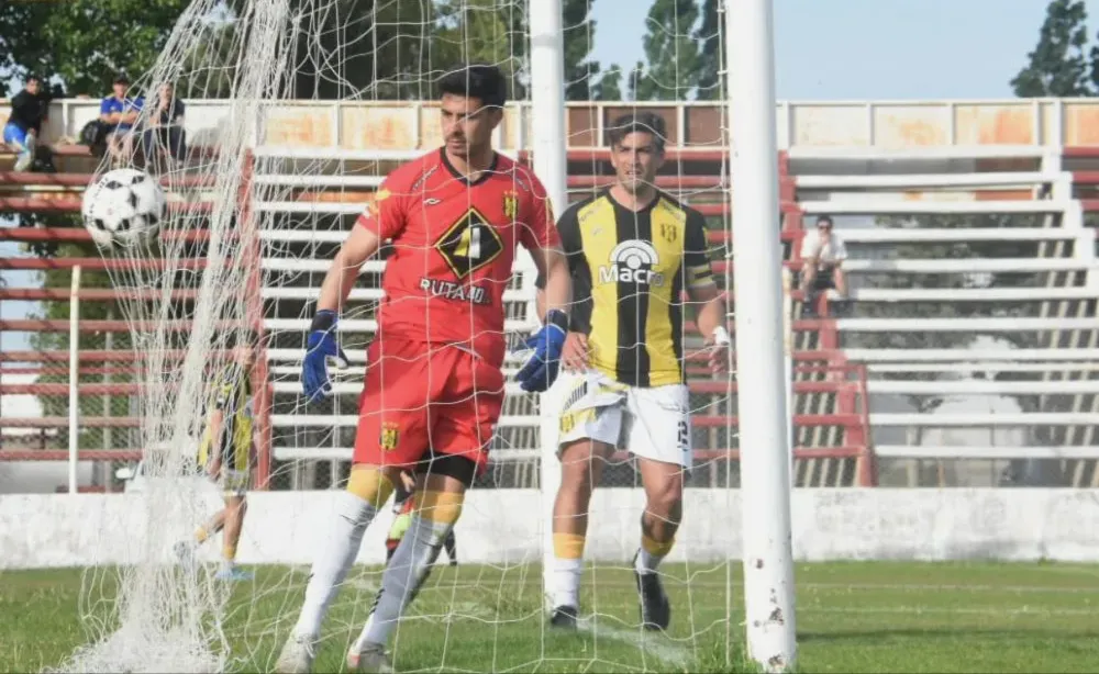 Racing goleó a Deportivo Madryn y se metió en la pelea por el Clausura