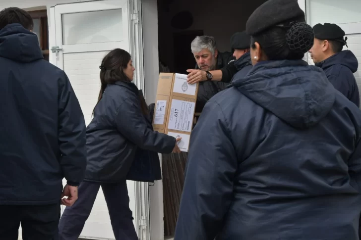 Comenzó el operativo de traslado de urnas para las elecciones legislativas 2025