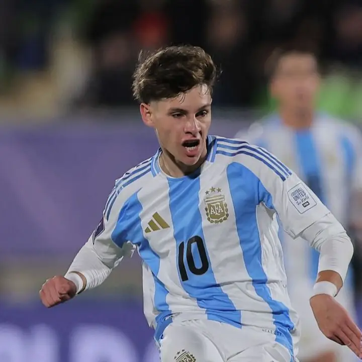 Fue vendido al campeón de la Libertadores, presionó para jugar el Mundial Sub 20 y hoy luce la 10 de la Selección: “Era su sueño”
