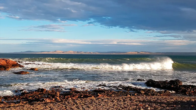 Cabo Raso: la joya salvaje del turismo patagónico que resiste al olvido