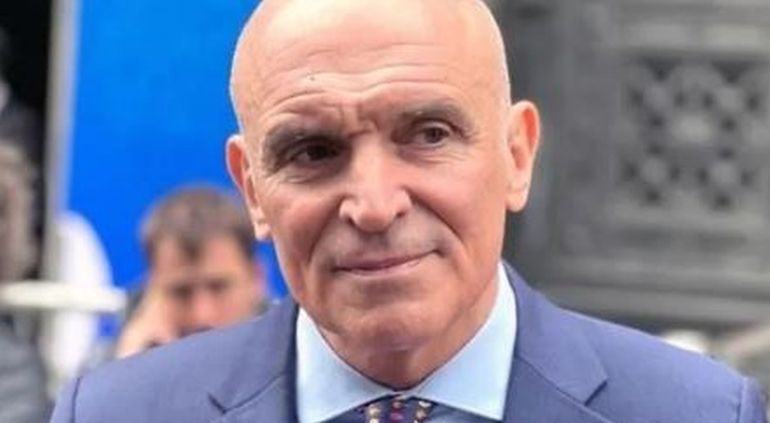 Allanaron a un contador vinculado a Espert y extendieron el secreto de sumario