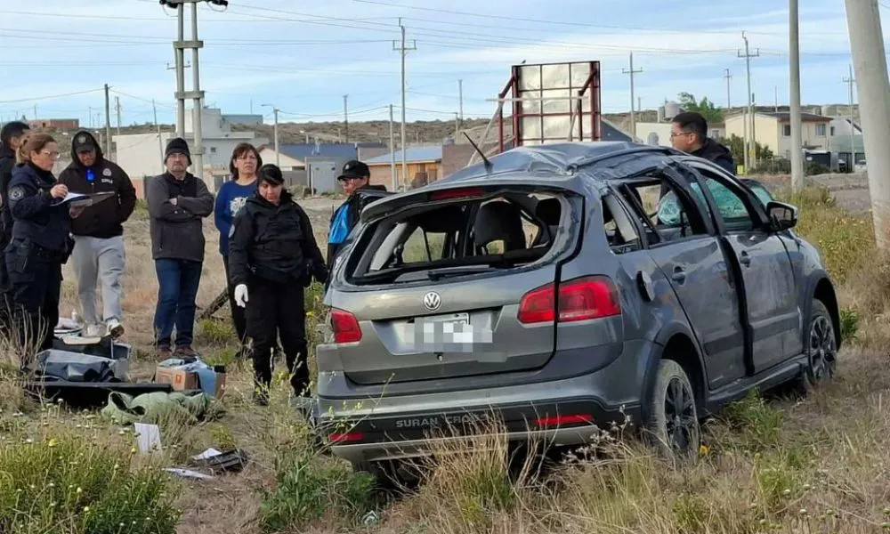 Tragedia en Comodoro: joven fallecida y pareja en estado crítico tras accidente