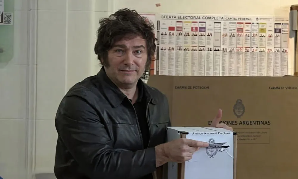 ¡Perfil bajo!: El presidente, Javier Milei, votó en la UTN de Almagro y evitó dar declaraciones a la prensa