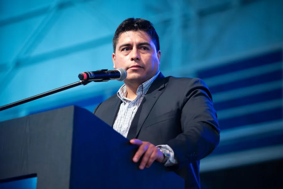 Claudio Vidal exige renuncia de todo su gabinete tras elecciones: «hay que reorientar el camino»