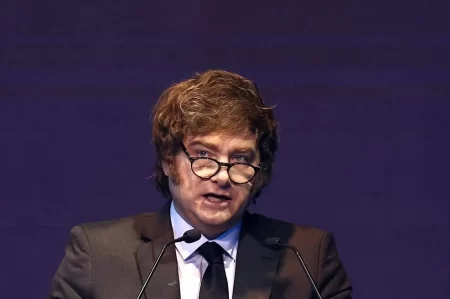 Gobierno crea policía migratoria con facultad de detención