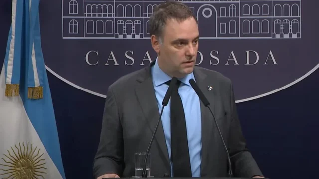 Adorni destacó el apoyo de 20 gobernadores a las reformas de Milei