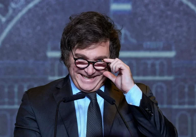 Un medio inglés destacó las reformas de Javier Milei y las comparó con las medidas de la “Troika» en Grecia