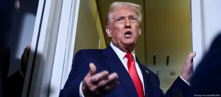 Trump demandará a la BBC por hasta USD 5.000 millones por edición de video