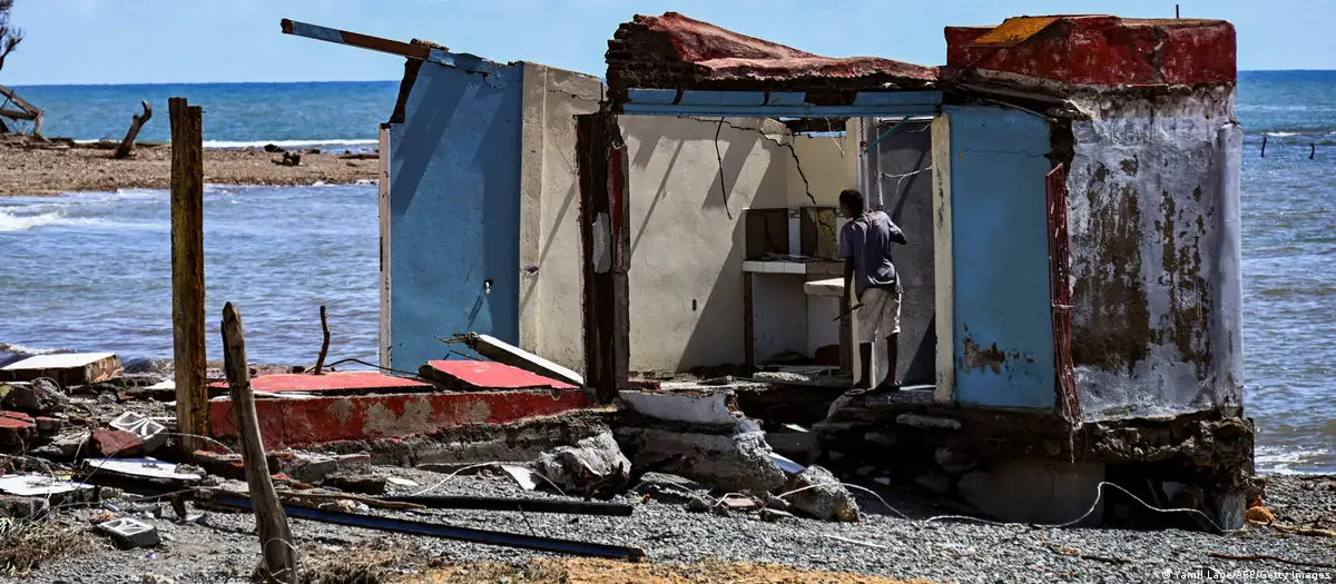 UE activa puente aéreo con 125 toneladas de ayuda para Caribe