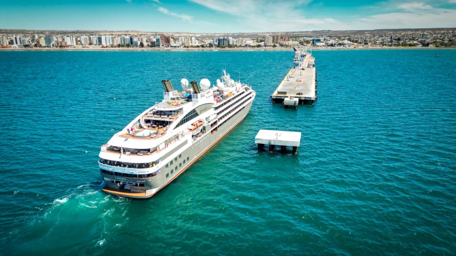 Chubut refuerza su rol estratégico en el turismo de cruceros con el arribo del L’Austral
