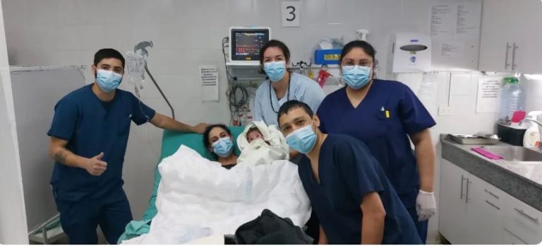 Beba nació en auto durante temporal en Comodoro Rivadavia