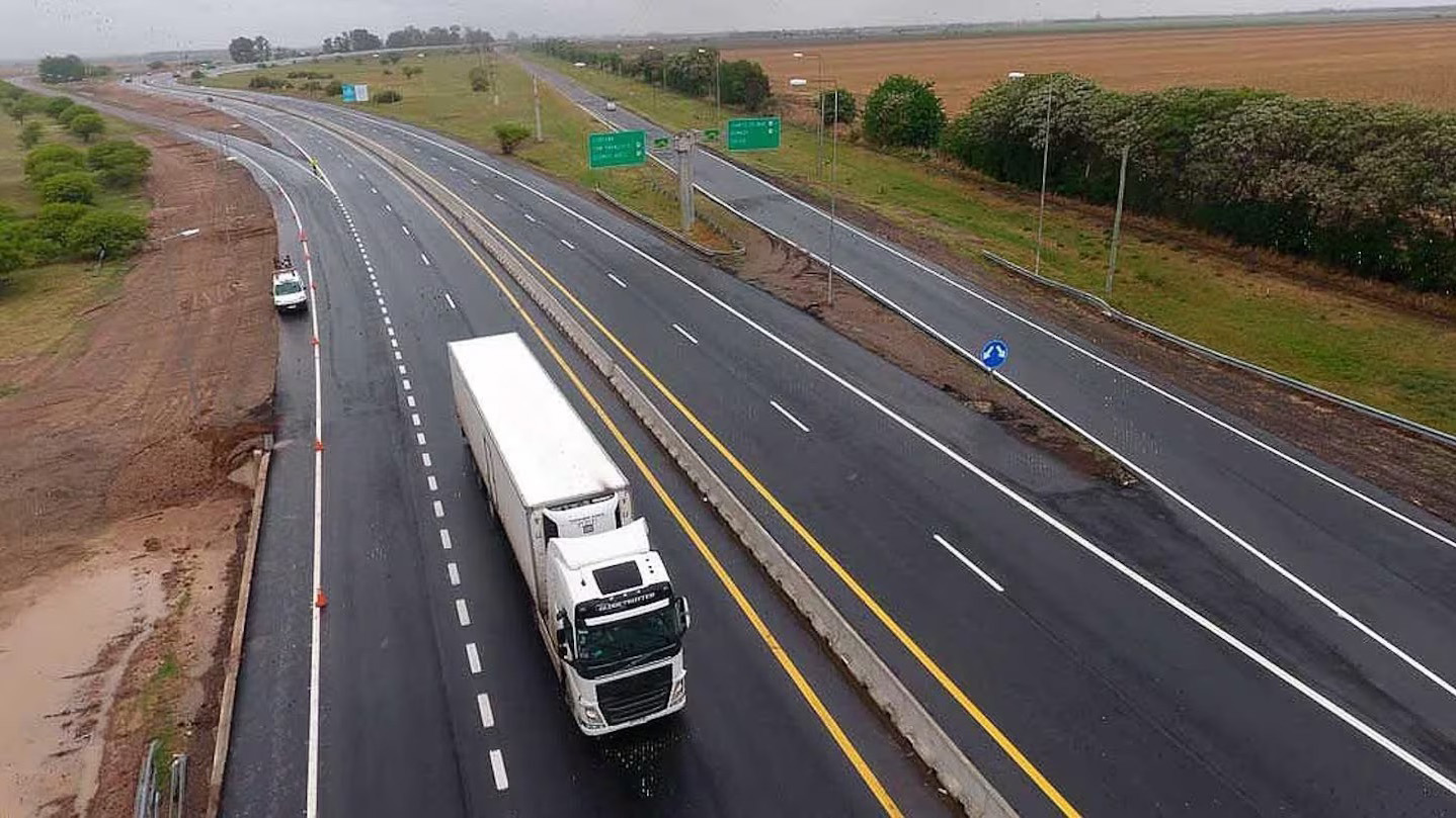El Gobierno lanza licitación para privatizar más de 1.800 km de autopistas y rutas nacionales