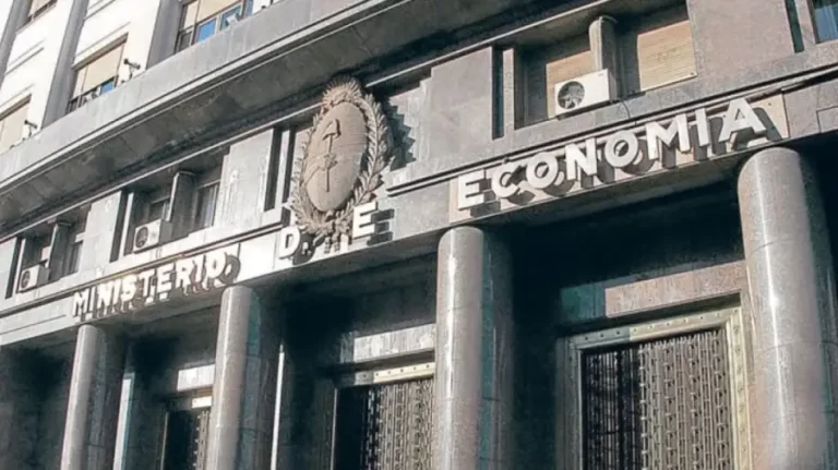 El Tesoro enfrenta su nivel de depósitos más bajo desde abril