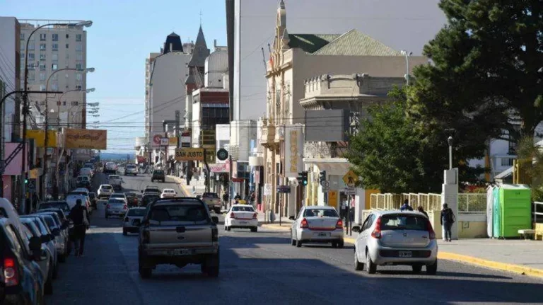 Martes soleado y caluroso en Comodoro, con viento fuerte hacia la noche