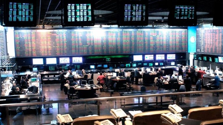 El S&P Merval avanza con fuerza y roza los 2.000 puntos en dólares