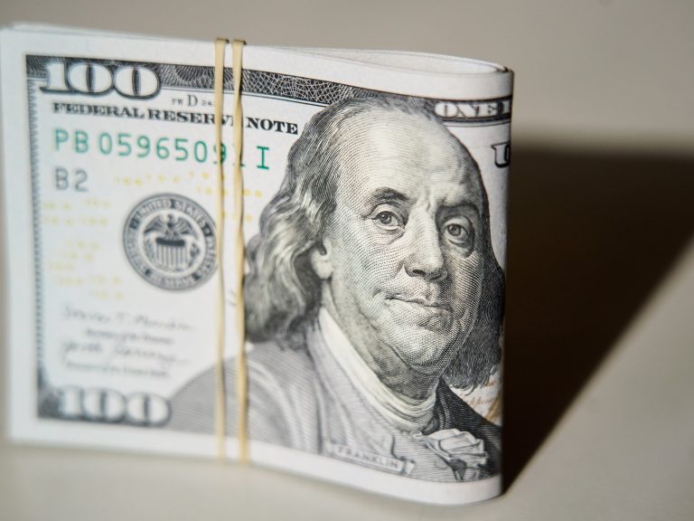 El dólar se mantiene estable: así cerraron las cotizaciones este 12 de noviembre