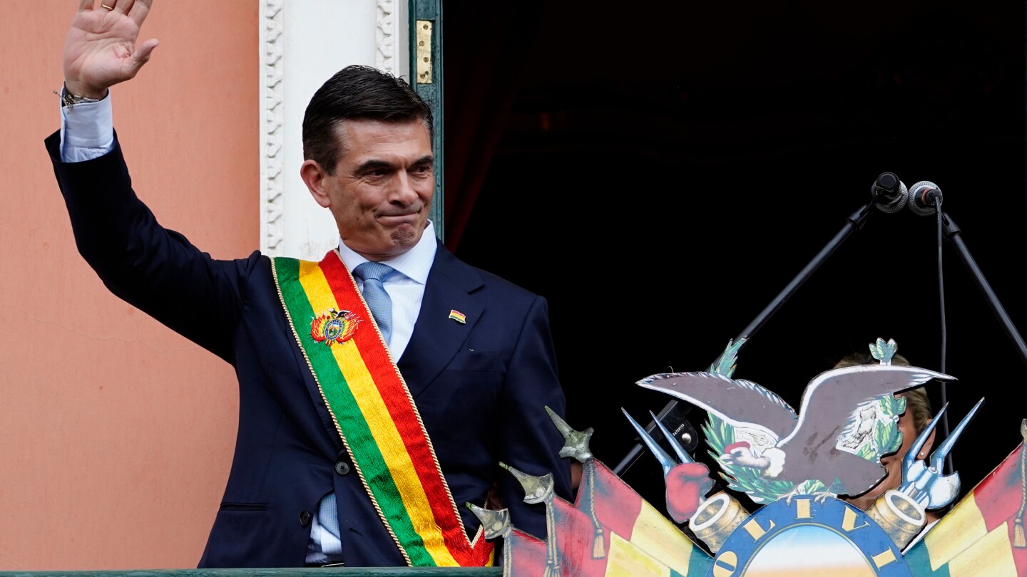 Bolivia retoma relaciones con EE.UU. y redefine su política exterior