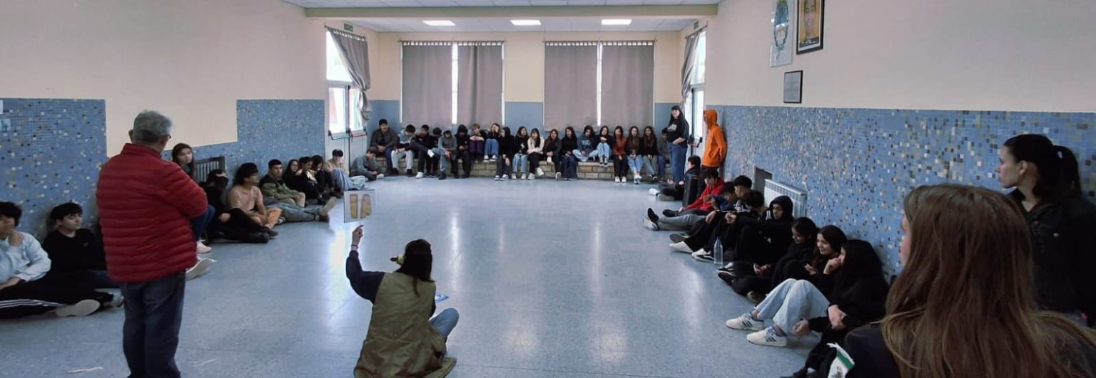 Exitosa segunda jornada de “Toma la Voz” en Playa Unión fortalece inteligencia emocional juvenil