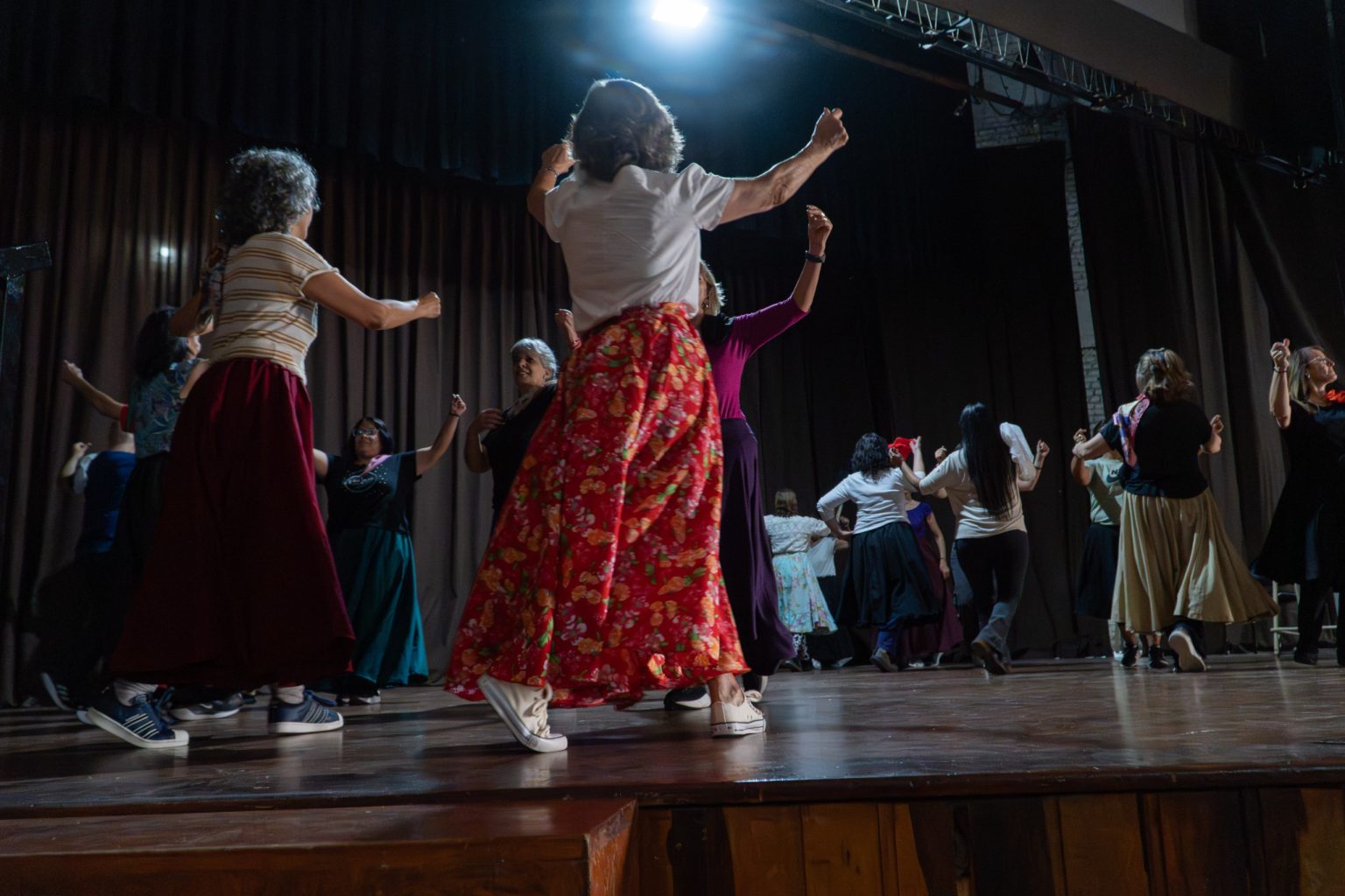 Más de 30 alumnos participaron del cierre anual del Taller de Folclore en Rawson