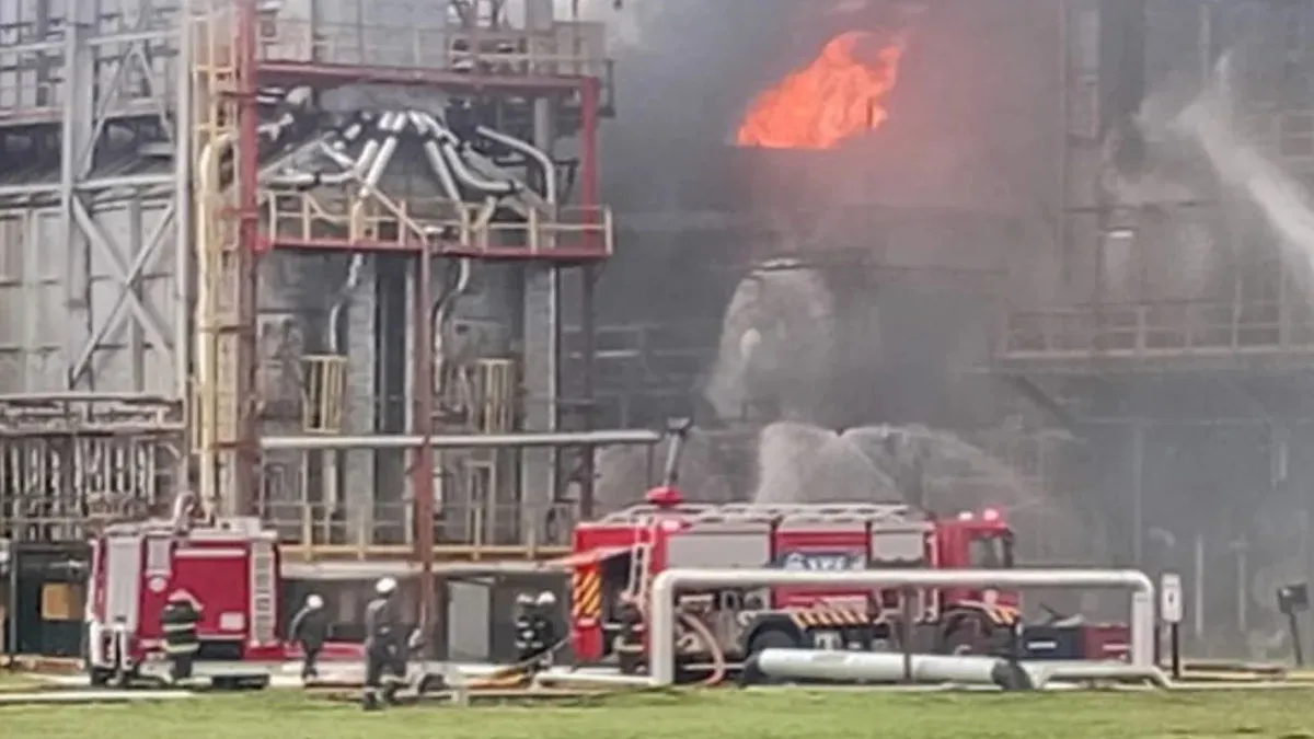 Incendio en la Refinería YPF de La Plata: el fuego fue controlado y no hubo heridos