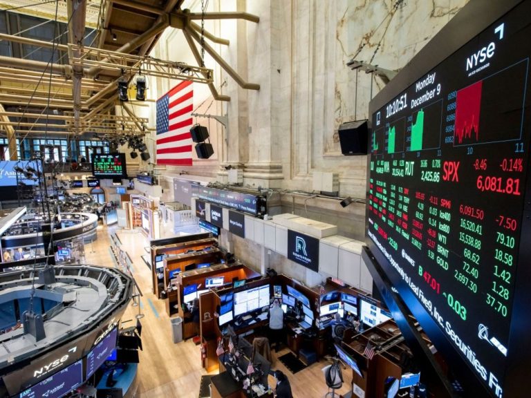 Suben los ADRs argentinos en Wall Street mientras el riesgo país supera los 650 puntos