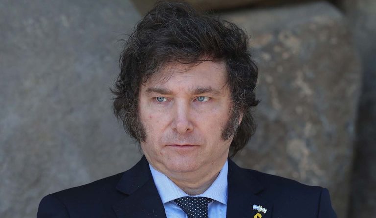 Milei lanza su primera gira federal con acto económico en Corrientes